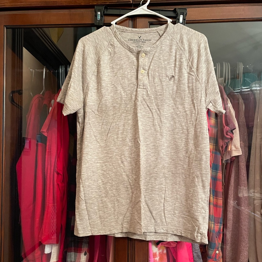 AR brand short sleeve top, greige in color. Sz M
